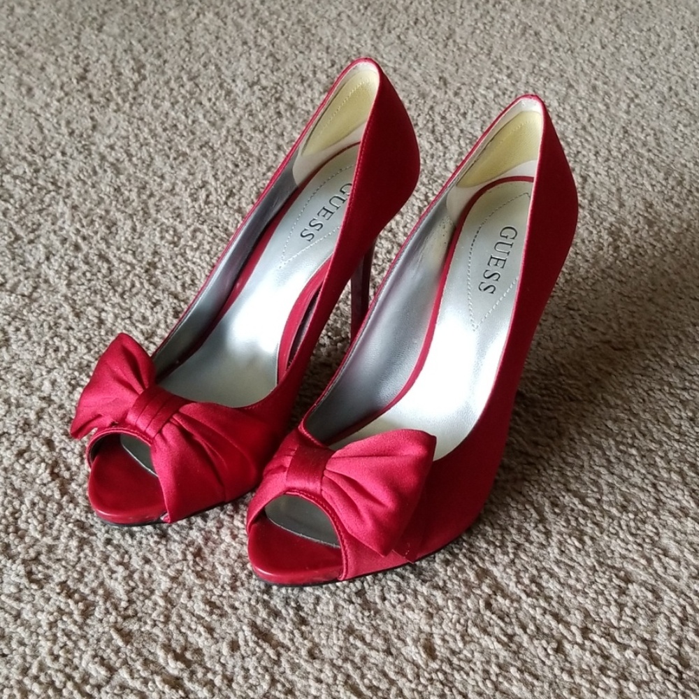 Beautiful Guess red heels